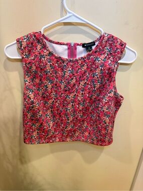 Pink Floral Crop Shell Top”I love Ronson” size medium